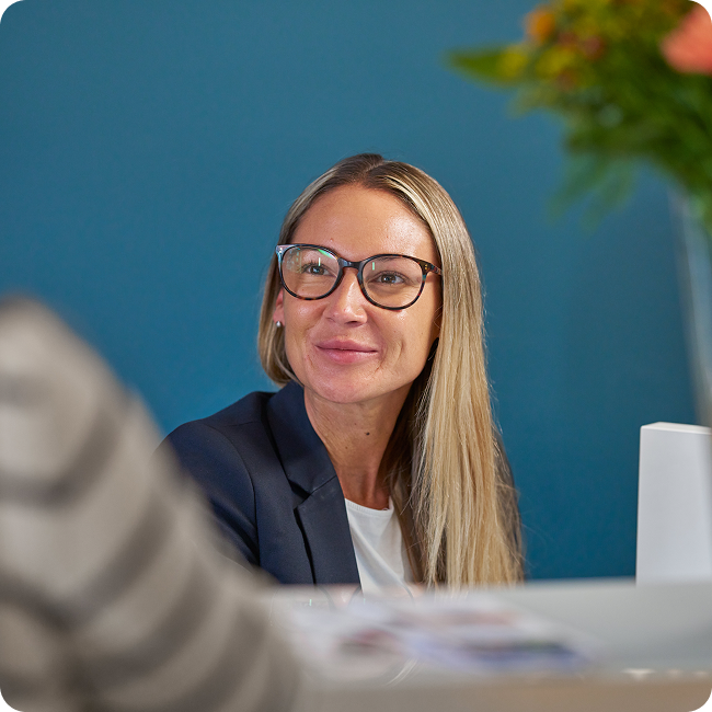 receptionist speaks to patient 2